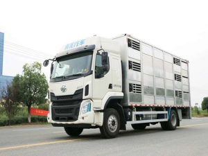 天錦國(guó)六6.8米畜禽運(yùn)輸車